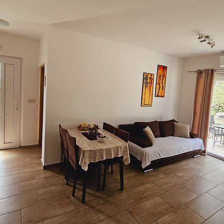Apartment Lili 비오그라드나모루 외부 사진