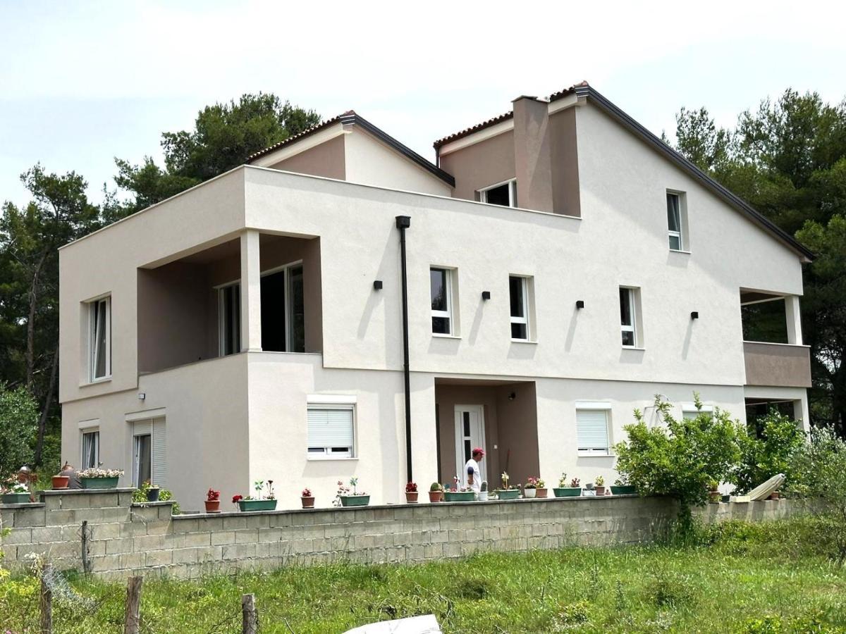 Apartment Lili 비오그라드나모루 외부 사진